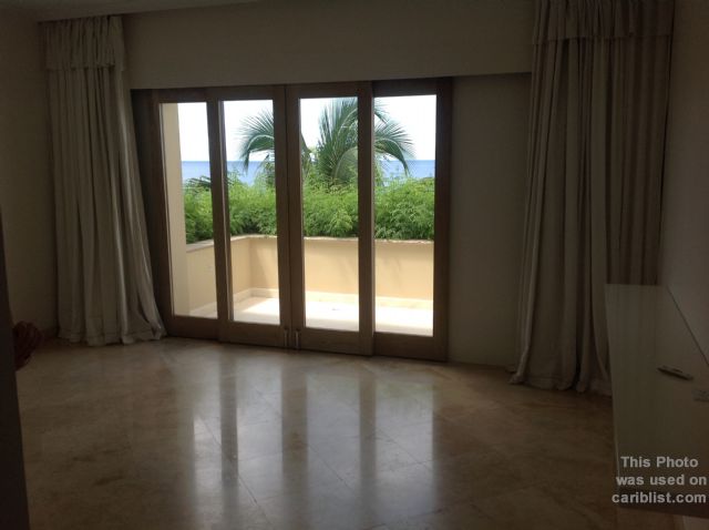 Sandy Cove,St. James